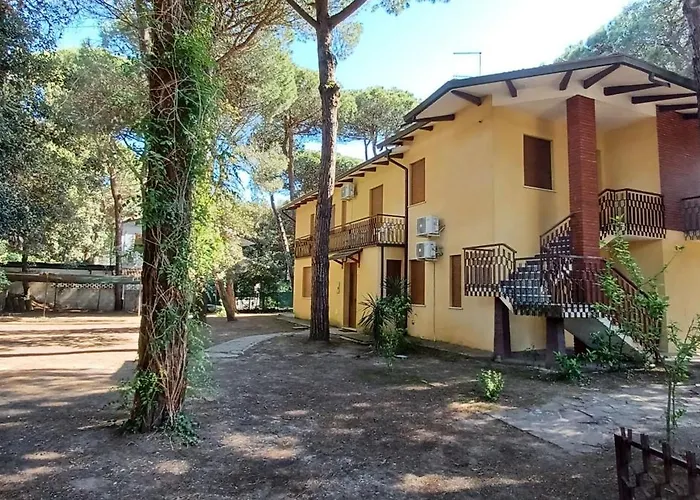 Bright Flat In Rosolina شقة *